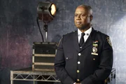 (6. Staffel) - Captain Ray Holt (Andr&eacute; Braugher)