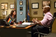 BROOKLYN NINE-NINE -- "Honeymoon" Episode 601 -- Pictured: (l-r) Stephanie Beatriz as Rosa Diaz, Terry Crews as Terry Jeffords -- (Photo by: Vivian Zink/NBC)