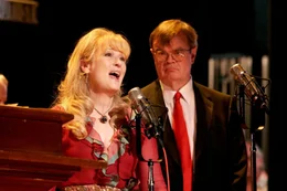 L-R: Yolanda Johnson (Meryl Streep), Garrison Keillor (Garrison Keillor)