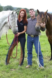 Fotoshooting mit den "Pferdeprofis" Bernd Hackl und Sandra Schneider Fotoshooting mit den "Pferdeprofis" Bernd Hackl und Sandra Schneider