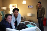 Tommy Vega (Gina Torres, 2.v.l.), George (Greg Grunberg, l.), Owen Strand (Rob Lowe) Tommy Vega (Gina Torres, 2.v.l.), George (Greg Grunberg, l.), Owen Strand (Rob Lowe)