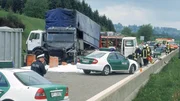 Ein vermeintlich allt&auml;glicher Verkehrsunfall. Die Autobahnpolizei, die Feuerwehr und die Rettungsdienste haben die Situation bereits unter Kontrolle - doch in der Ladung eines Lkws werden gr&ouml;&szlig;ere Mengen Drogen gefunden...
