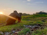 Michael Riegler filmt Siam-Krokodil.