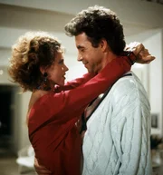 Thomas von Guldenburg (Wolf Roth) verbrachte in den vergangenen Jahren die meiste Zeit in S&uuml;dfrankreich. Hier machte er auch die Bekanntschaft der franz&ouml;sischen Adligen Isabelle d&rsquo;Astigny (Yolande Gilot), die durch ihr Aussehen und ihren Charme zu bestechen wei&szlig;.