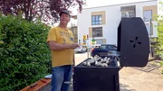 Michael (Foto) und Lothar organisieren ein Grillfest.