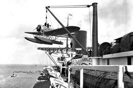 Katapult-Vorausflugzeug auf der "Bremen".