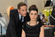 Carla (Sarah Mühlhause, r.) wird von David (Lee Rychter, l.) weiter unter Druck gesetzt. Sie entschließt sich, den Spieß umzudrehen ... Carla (Sarah Mühlhause, r.) wird von David (Lee Rychter, l.) weiter unter Druck gesetzt. Sie entschließt sich, den Spieß umzudrehen ...