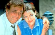 L-R: Columbo (Peter Falk) und Lisa Martin (Claudia Christian) L-R: Columbo (Peter Falk) und Lisa Martin (Claudia Christian)