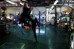 Frank Martin (Jason Statham, r.)