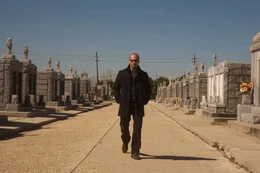Jason Statham als Artur Bishop