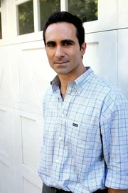 Hat Mike (Nestor Carbonell) Probleme?