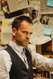 Ermittelt in einem neuen Fall: Sherlock Holmes (Jonny Lee Miller) ...