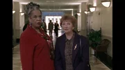 Tess (Della Reese) und Emma (Marion Ross).
