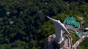 Die ber&uuml;hmte Statue Cristo Redentor ist rund 30 Meter hoch und steht auf dem Berg Corcovado.