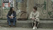 H&eacute;l&egrave;ne (Camille Cottin, l.); Carolyn (Fiona Shaw, r.)