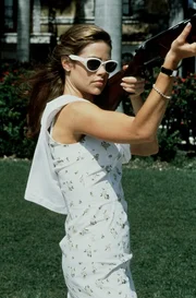 Die verw&ouml;hnte Kelly (Denise Richards) jagt am liebsten M&auml;nner.