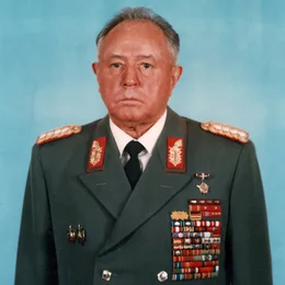 Der Mauerbau &ndash; ein Gl&uuml;cksfall f&uuml;r Erich Mielke und seinen DDR-Staatssicherheitsdienst. Schlie&szlig;lich war die Mauer Garant f&uuml;r seine Macht und zugleich sein Lebenselixier. Zehntausende von Stasi-Mitarbeitern hatten vom 13. August 1961 bis zum 9. November 1989 einen entscheidenden Auftrag: Die Mauer f&uuml;r die eigene Bev&ouml;lkerung unantastbar, un&uuml;berwindbar und unangreifbar zu machen. - Erich Mielke, der Chef der Staatssicherheit.