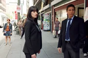 Geraten in das Schussfeuer des T&auml;ters: Emily Prentiss (Paget Brewster, l.) und Detective Cooper (Erik Palladino, r.) ...