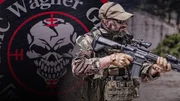 Die Wagner-Gruppe ist weltweit im Einsatz und k&auml;mpft im Auftrag der russischen Regierung. Sie foltert und ermordet Zivilisten. Offiziell wird die Existenz der S&ouml;ldnerarmee bestritten.
