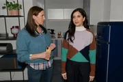 Laura (Chryssanthi Kavazi, r.) will Katrin (Ulrike Frank) nicht &uuml;ber ihre privaten Auseinandersetzungen aufkl&auml;ren.