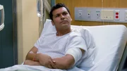 Detective Chester Lake (Adam Beach) wurde bei einem Schusswechsel verletzt. Jetzt wird er verdächtigt einen anderen Polizisten erschossen zu haben. Doch er verweigert jede Aussage. Warum nur? Detective Chester Lake (Adam Beach) wurde bei einem Schusswechsel verletzt. Jetzt wird er verdächtigt einen anderen Polizisten erschossen zu haben. Doch er verweigert jede Aussage. Warum nur?