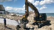 Gro&szlig;baustelle am Ostseestrand. Familie Kreiselmaier muss den Hochwasserschutz ihres Hauses komplett erneuern lassen.