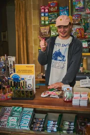 Fred (Wilson Gonzalez) hat den Sp&auml;ti im Griff - zumindest im Moment.