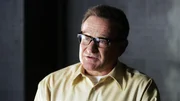 Was für einen perfiden Plan verfolgt Merritt Rook (Robin Williams) - hat er einen Arzt in den Selbstmord getrieben? Was für einen perfiden Plan verfolgt Merritt Rook (Robin Williams) - hat er einen Arzt in den Selbstmord getrieben?