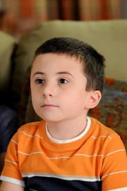 Hat einen ganz besonderen Wunsch an seine Mama - doch wird sie ihm diesen erf&uuml;llen k&ouml;nnen? Brick (Atticus Shaffer) ...