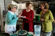 Heidi (Magarita Broich, re.), Toni (Dianan Amft) und Hennelotte (Ramona Kunze- Libnow, li.) unter sich.