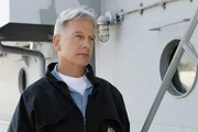 Ermittelt in einem neuen Fall: Gibbs (Mark Harmon) ... Ermittelt in einem neuen Fall: Gibbs (Mark Harmon) ...