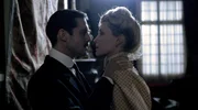 Gabriel Sabran (Christophe Montenez) und Meg Steinheil (Evelyne Brochu) Gabriel Sabran (Christophe Montenez) und Meg Steinheil (Evelyne Brochu)