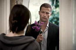 Kann ihm Anna (Nora Tschirner, vorne) verzeihen? Ludo (Til Schweiger, hinten) bittet sie nach seinem verpatzen Auftritt inst&auml;ndig um Entschuldigung ...; Kann ihm Anna (Nora Tschirner, vorne) verzeihen? Ludo (Til Schweiger, hinten) bittet sie nach seinem verpatzen Auftritt inst&auml;ndig um Entschuldigung ...