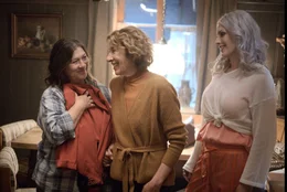 Von rechts: Antonia (Hayal Kaya), Josefa (Adele Neuhauser) und Petra (Eva Mattes). Antonia stylt Petra um.