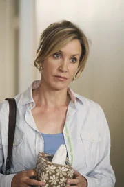 Ist w&uuml;tend auf Tom, als dessen Mutter Alysson den Job als Babysitter &uuml;bernimmt: Lynette (Felicity Huffman)