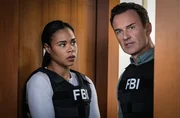 Sheryll Barnes (Roxy Sternberg, l.); Jess LaCroix (Julian McMahon, r.)