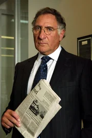 Judd Hirsch (Ben Elkins)