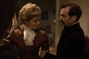 Meg Steinheil (Evelyne Brochu) und Adolphe Steinhel (François Raison)