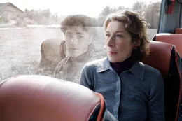 Josefa (Adele Neuhauser, rechts) erinnert sich an ihre Vergangenheit als Josef (Riccardo Campione).