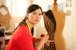 Von der Platte in die glitzernde Modewelt nach New York - und wieder zur&uuml;ck: Mandy (Anna Fischer) gibt ihren Traum von der eigenen Kollektion so schnell nicht auf und wittert in einem Talentwettbewerb ihre Chance f&uuml;r ein Comeback.