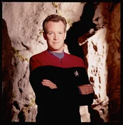 (Lieutenant Tom Paris) Robert Duncan McNeill.