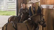 Georgie (Alisha Newton, l.), Amy Fleming (Amber Marshall)