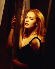 (6. Staffel) - Nimmt es mit jedem D&auml;mon auf: Paige (Rosa McGowan) ...