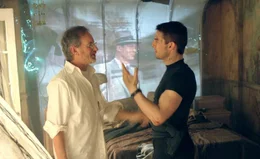 Regisseur Steven Spielberg, l. und sein Hauptdarsteller Tom Cruise , r.