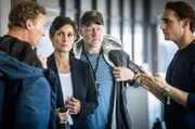 FBI-Agentin Maggie Griffin (Carrie-Anne Moss) unterst&uuml;tzt die Larviker Kollegen Wisting (Sven Nordin, li.), Hammer (Mads Ousdal, Mitte re.) und Fjeld (Lars Berge, re.).