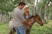 Ty (Graham Wardle, l.); Amy (Amber Marshall, r.)