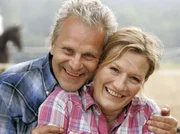 Katharina (Suzanne von Borsody) hat sich in Carl (Peter Sattmann) verliebt.