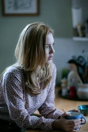 Robin Ellacott (Holliday Grainger)