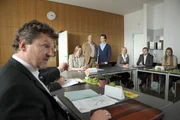 (v.li.): Gabriel Barylli (Dr. Martin), Simon Schwarz (Henriette Sprenger), Harald Krassnitzer (Paul Kemp), Thaddäus Reich (Oliver). (v.li.): Gabriel Barylli (Dr. Martin), Simon Schwarz (Henriette Sprenger), Harald Krassnitzer (Paul Kemp), Thaddäus Reich (Oliver).