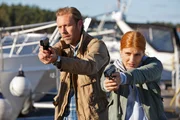 Thomas (Jakob Cedergren) und seine Kollegin Mia (Sandra Andreis) sind auf der Jagd nach dem mutma&szlig;lichen Entf&uuml;hrer von Benjamin.